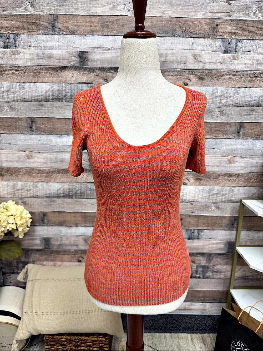 Moth Pink/Orange Scoop Neck Short Sleeve Shirt XS